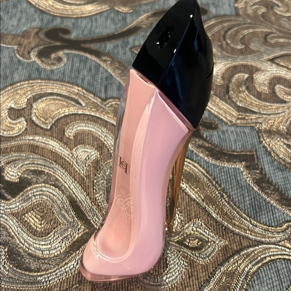 Carolina Herrera perfume like new